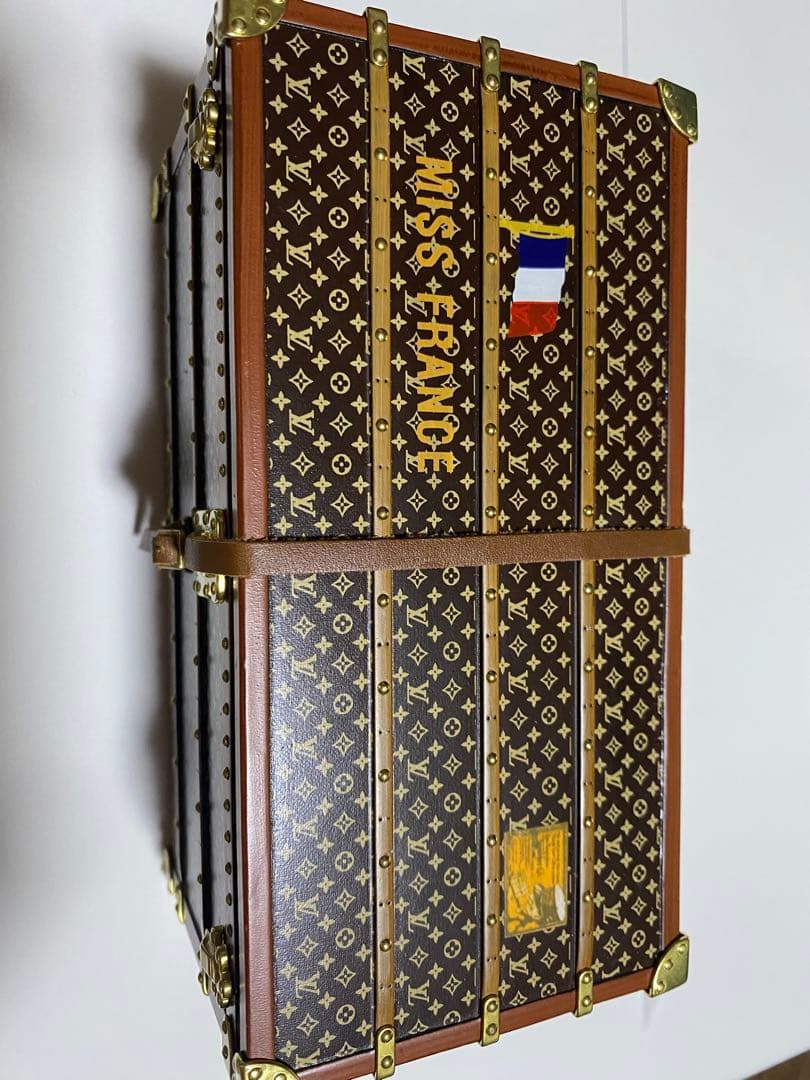 LOUIS VUITTONミスフランス　モノグラムトランク　ペーパーウェイト