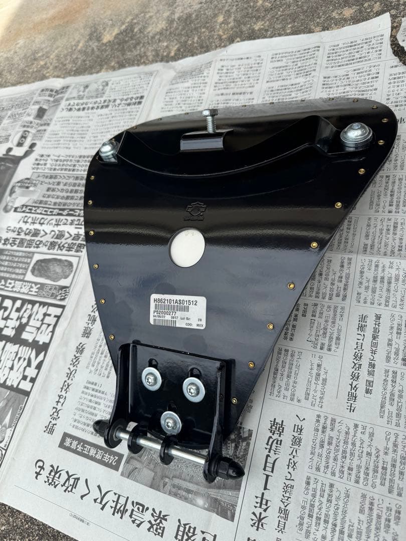 ハーレー・フォーティーエイト用ボバーソロサドル＋取付キット