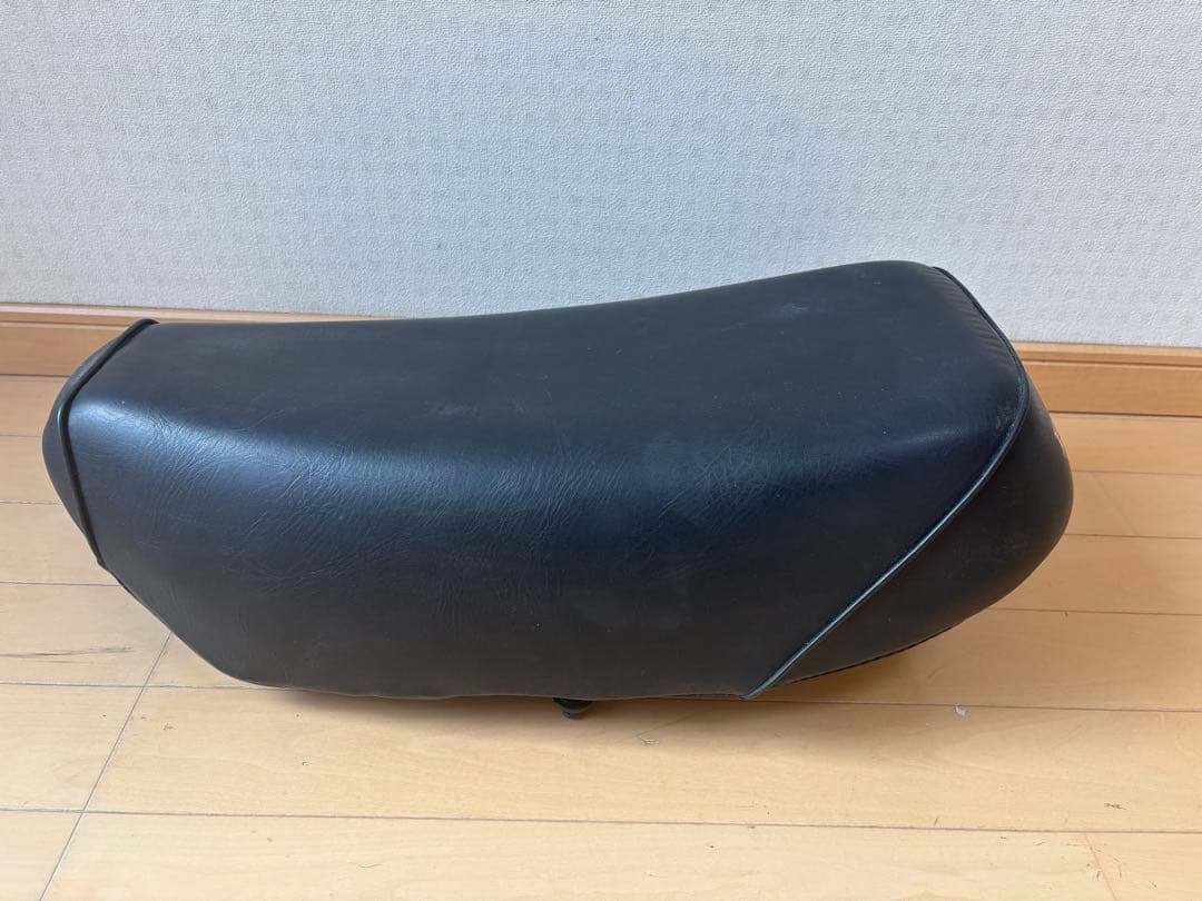 ダックス50cc 12Vab26純正シート