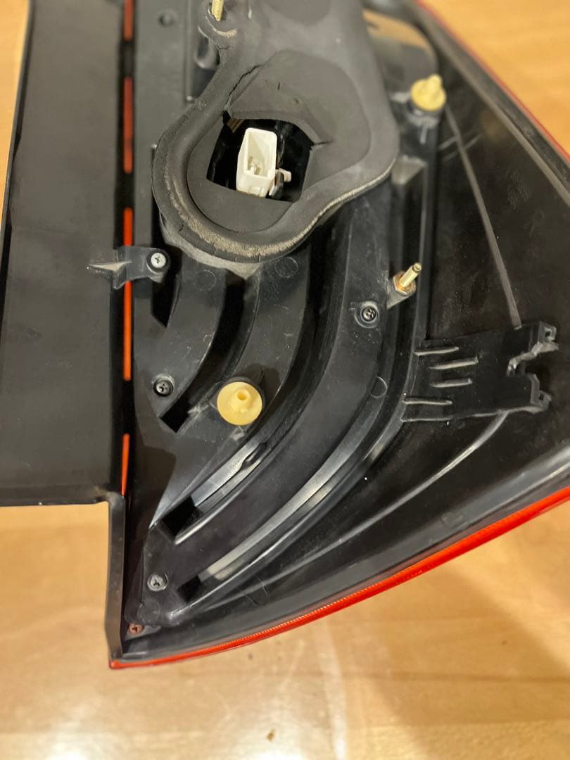 プリウス　30 ヴァレンティ　LED スモークテールランプ　左右セット