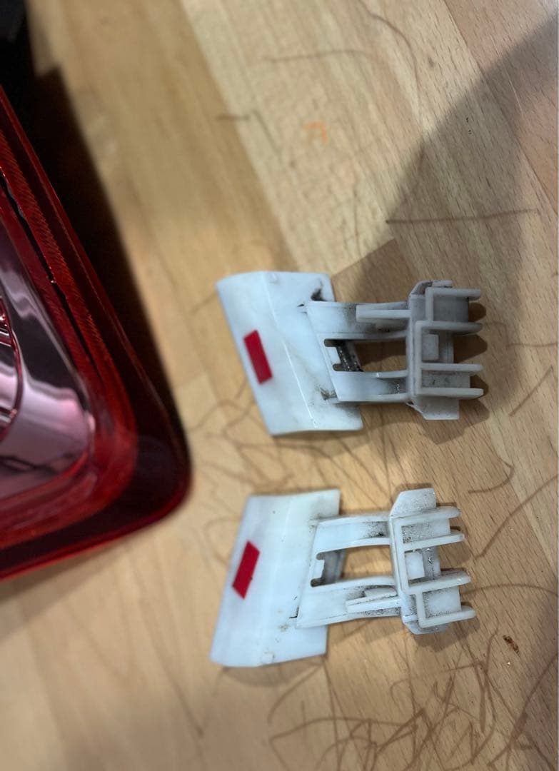 プリウス　30 ヴァレンティ　LED スモークテールランプ　左右セット