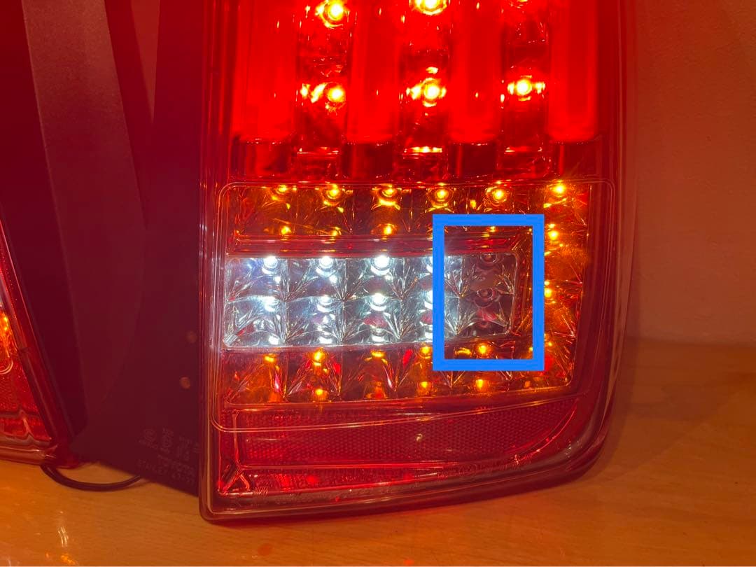 プリウス　30 ヴァレンティ　LED スモークテールランプ　左右セット