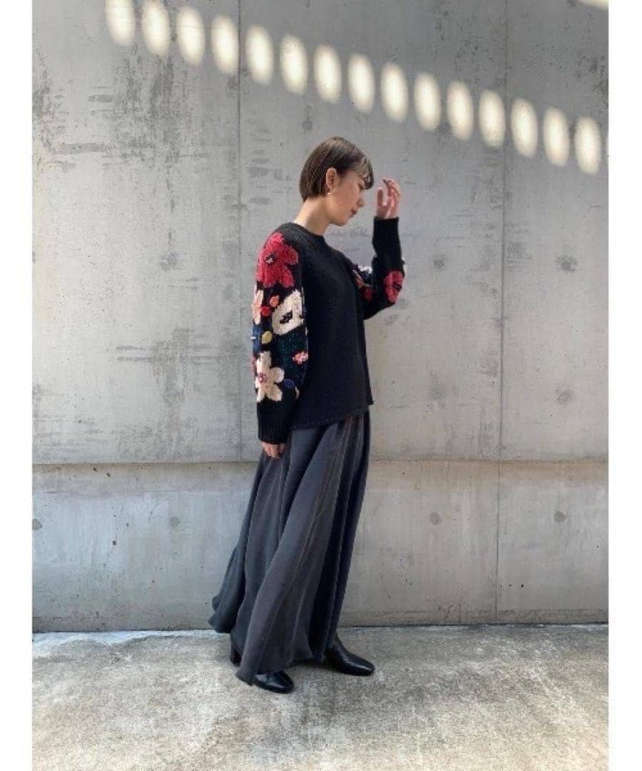 BEARDSLEY 花ジャガードニット　ブラック　ビアズリー　ビーズ　長袖　黒