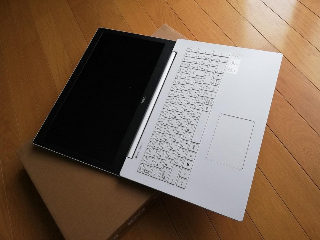 高性能 Nec Lavieスリムな ノートパソコン