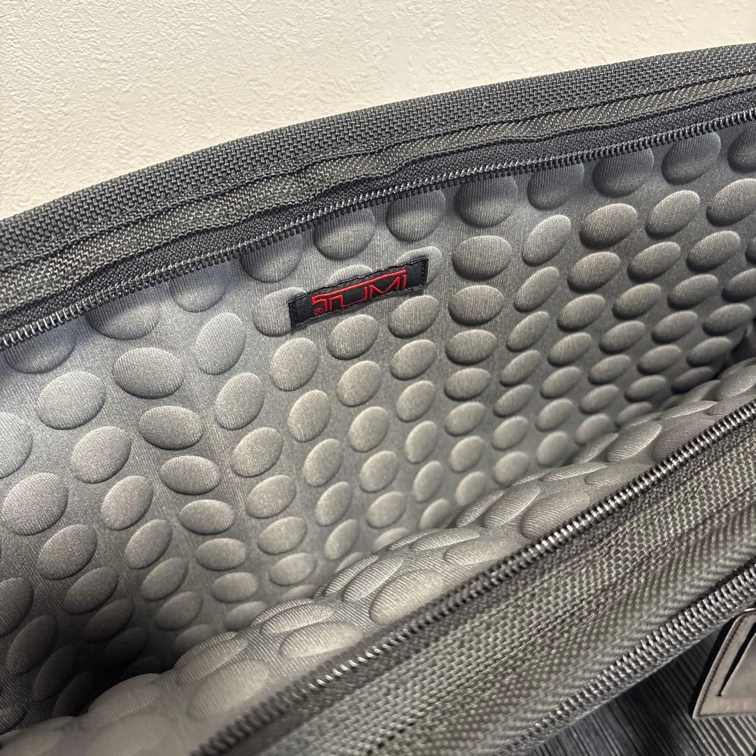 【未使用に近い】TUMI ビジネスバッグ パソコンケース ブラック トゥミ