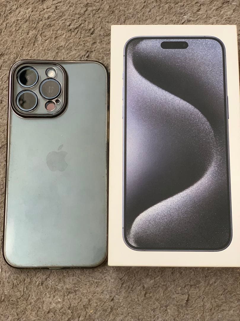 iPhone 15 Pro Max、ブルーチタニウム、256GB