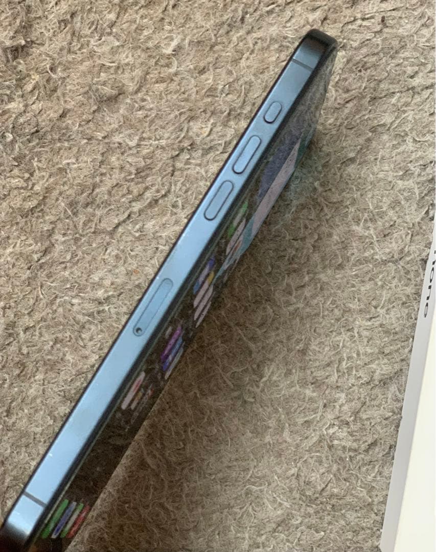 iPhone 15 Pro Max、ブルーチタニウム、256GB