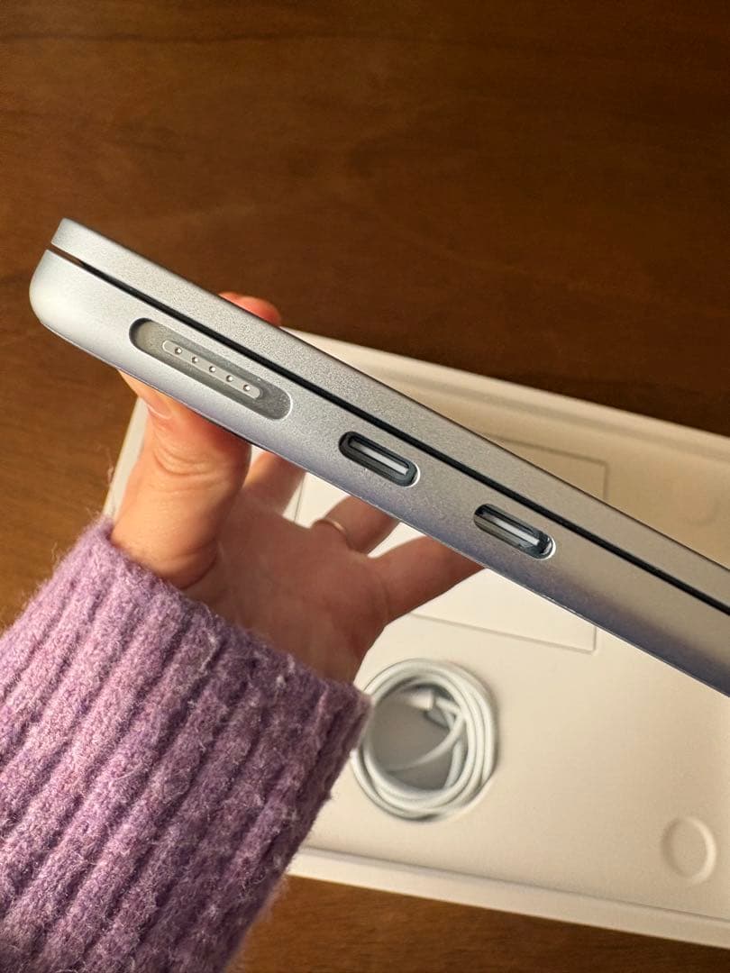 Apple MacBook 13インチ 2025