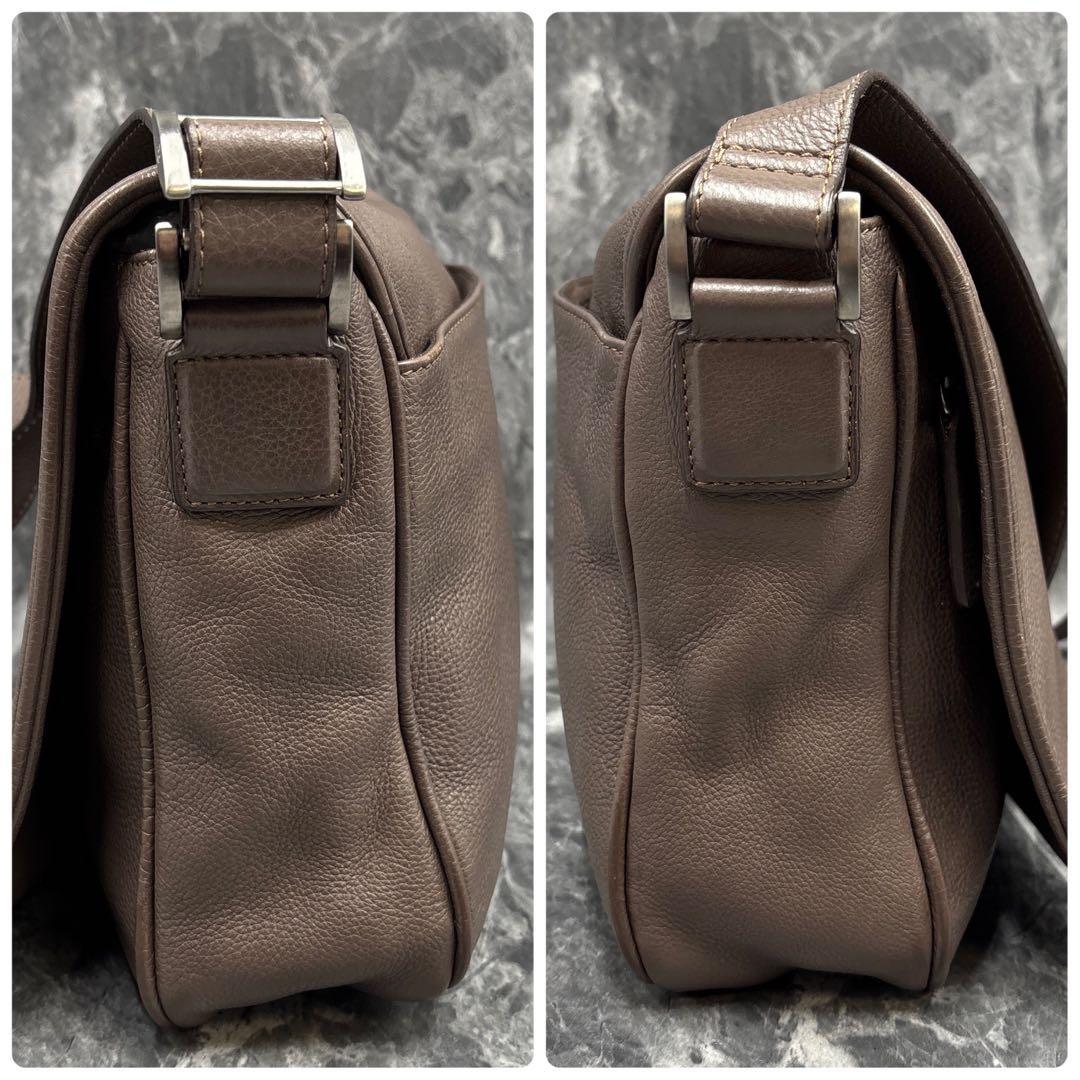 よっちゃん ✨ ジョルジオアルマーニ ショルダーバッグ