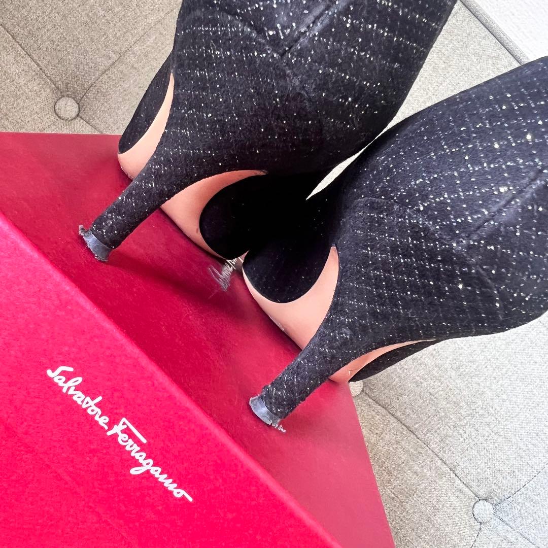 新春セール中！Ferragamo ブラックリボンパンプス