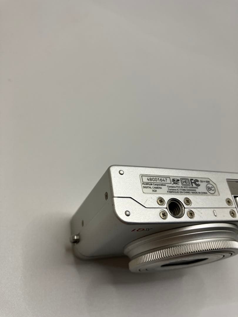 【返品保証・動作確認済】FUJIFILM XQ1 コンパクトデジタルカメラ
