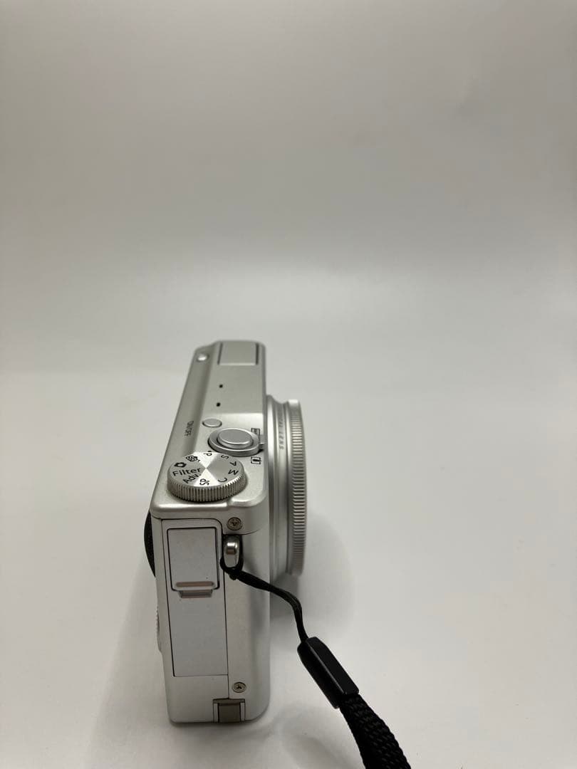 【返品保証・動作確認済】FUJIFILM XQ1 コンパクトデジタルカメラ