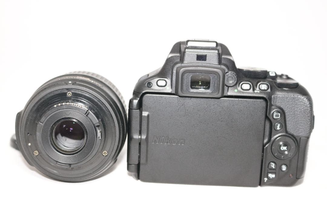 Nikon D5500 入門セット⭐美品 人気モデル！⭐初心者一眼レフ 簡単操作