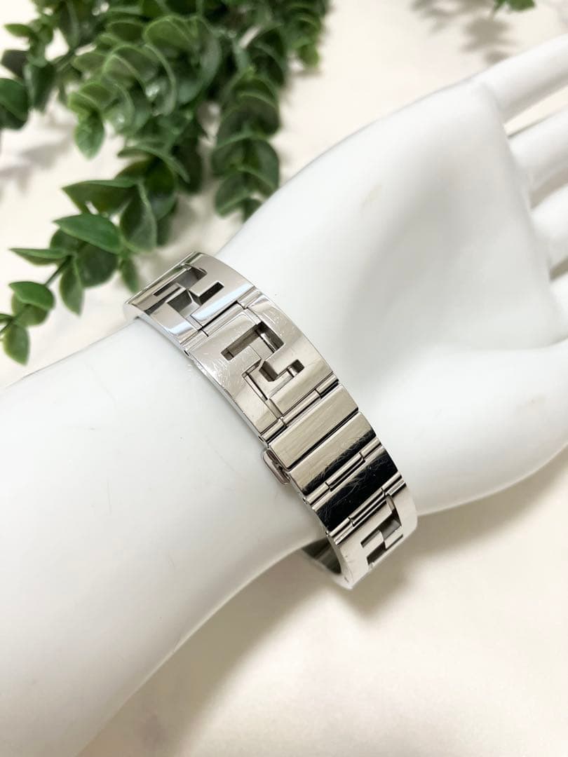 FENDI✨フェンディ　腕時計　時計　シェル