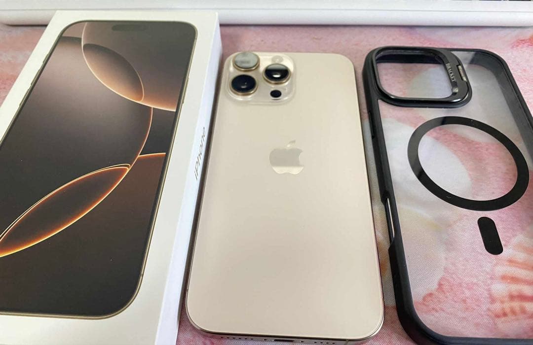 iPhone 16 Pro Max 256G 美品　ケーブル・箱・ケース付き