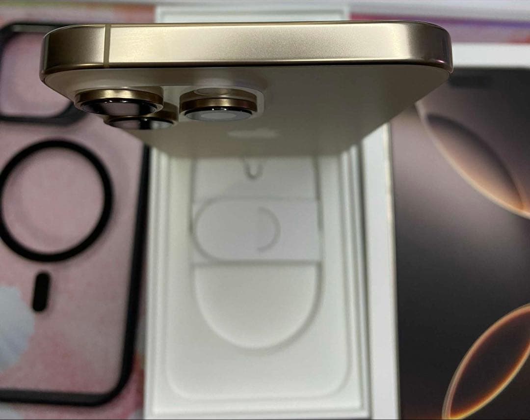 iPhone 16 Pro Max 256G 美品　ケーブル・箱・ケース付き