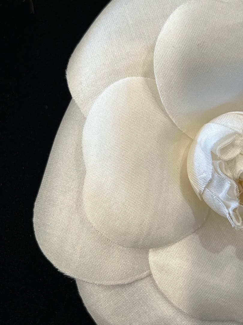 シャネル　CHANEL カメリア　ブローチ　コサージュ　ホワイト