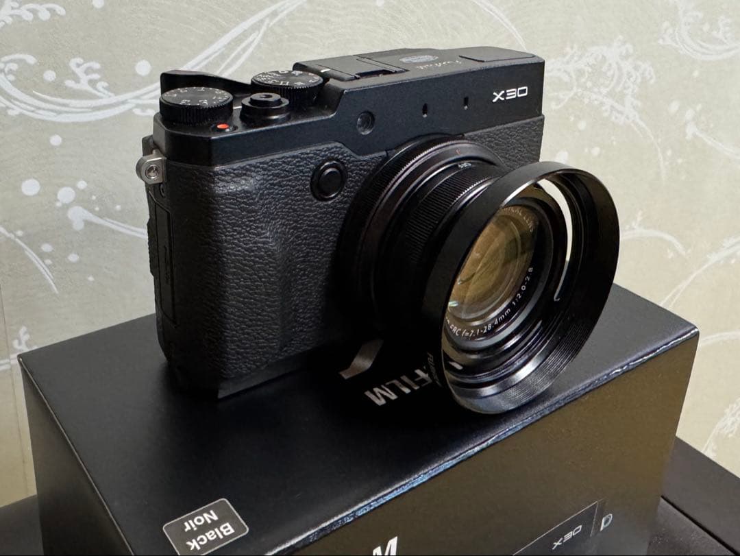 デジタルカメラ FUJIFILM X30