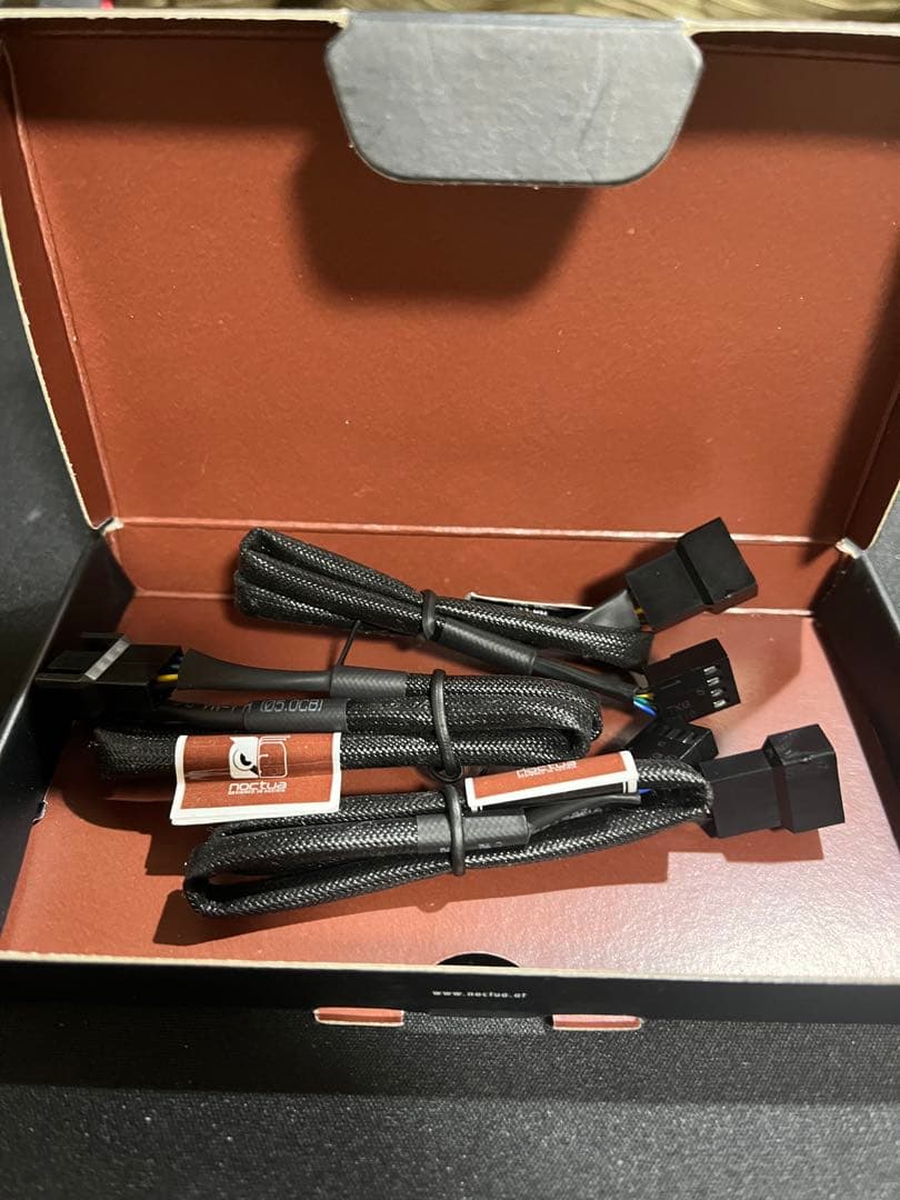 Noctuaファン+HUB+ケーブルまとめ 美品 即決