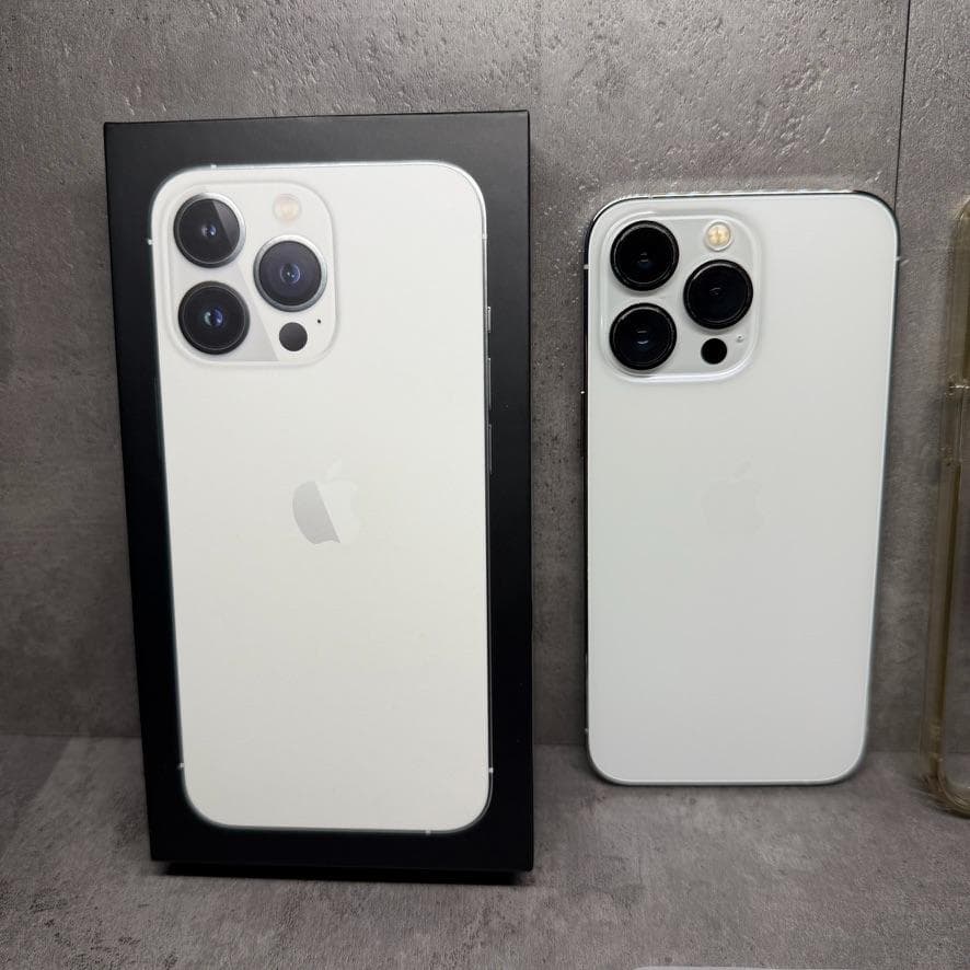 美品 Apple iPhone 13 Pro 256GB　シルバー　付属品完備