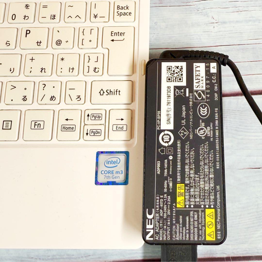 超軽量薄型コンパクトノートPC☘️SSD☘️Windows11☘️カメラ付☘️フルHD