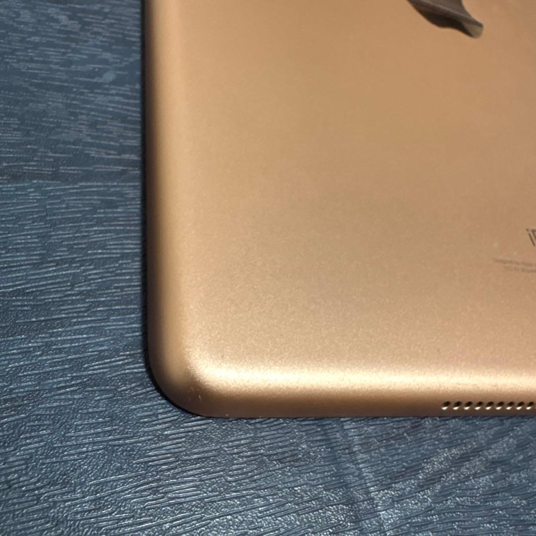 iPad 第6世代 32GB WiFiモデル　ピンクゴールド