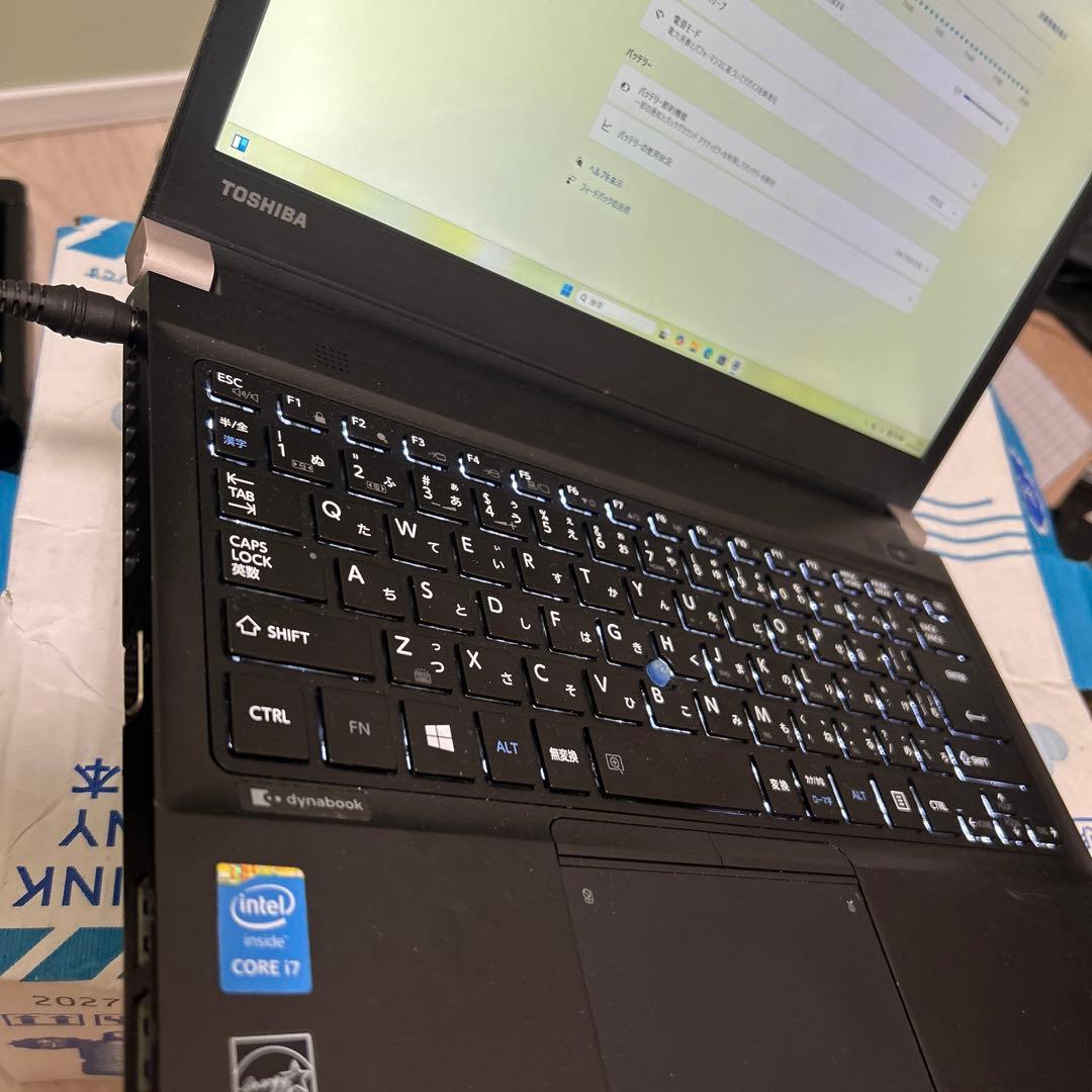 Toshiba 13.3インチ ノートPC