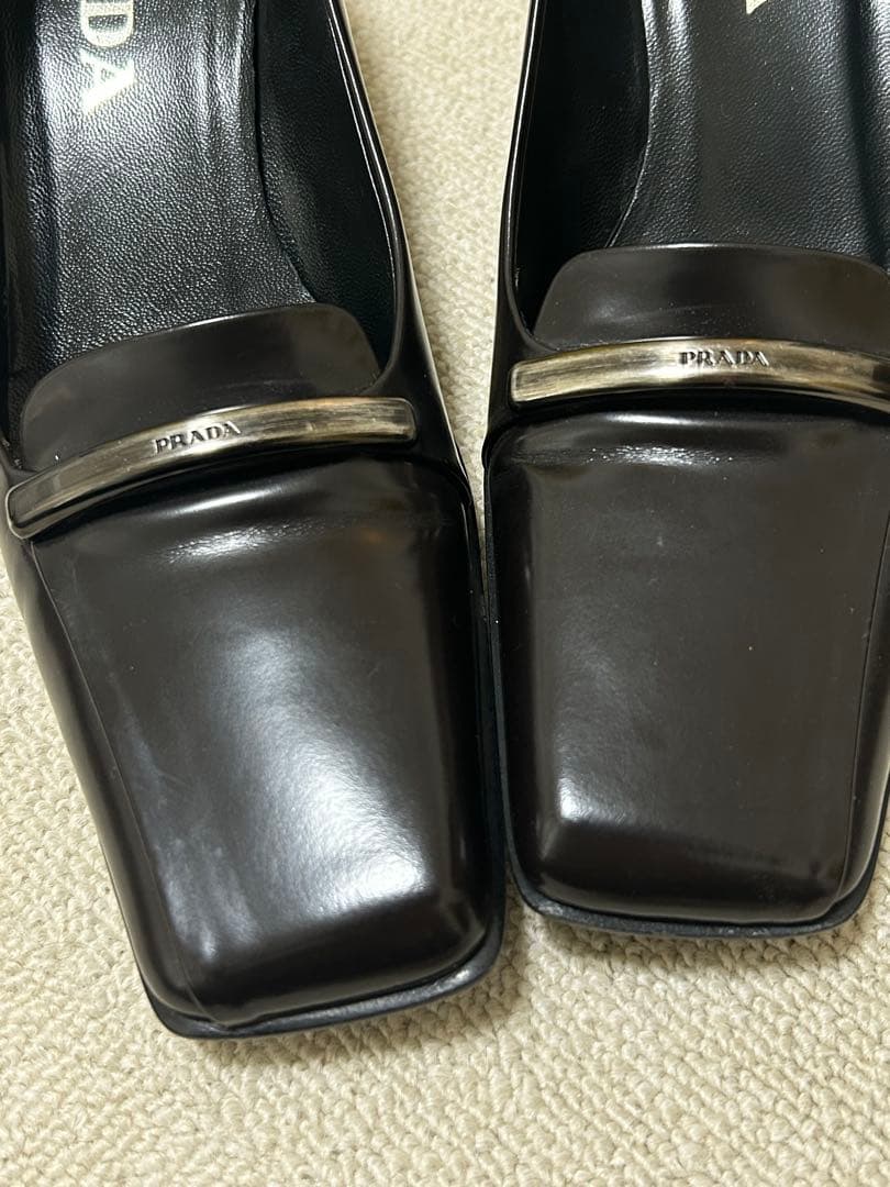 PRADA ブラック スクエアトゥ パンプス 36