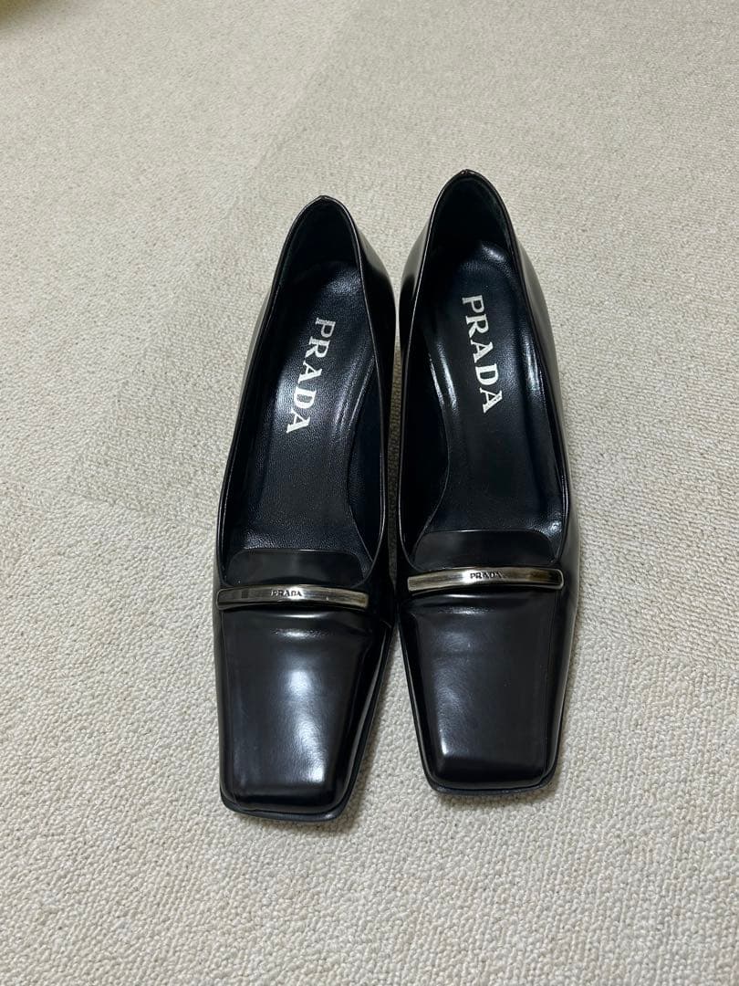 PRADA ブラック スクエアトゥ パンプス 36