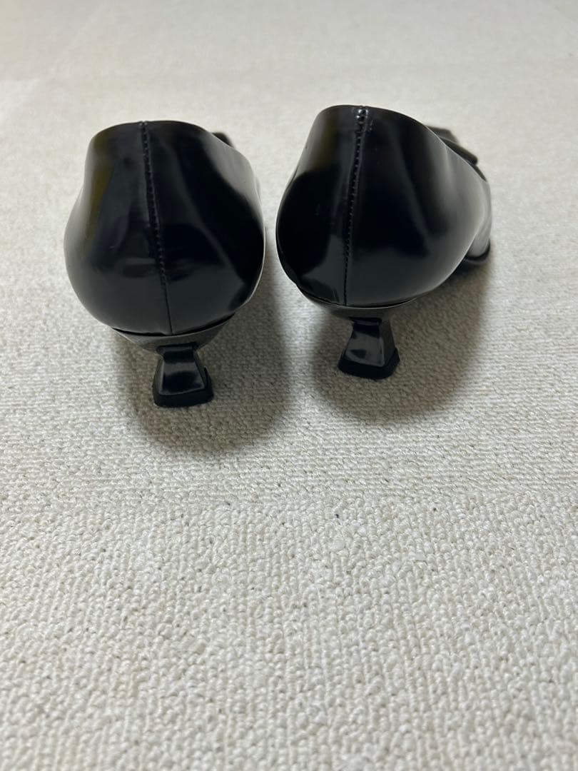 PRADA ブラック スクエアトゥ パンプス 36