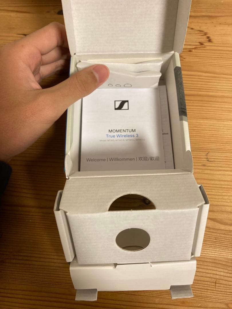 ぬ*ど様 SennheiserMomentumTW3数回使用とAzlaイヤーピー