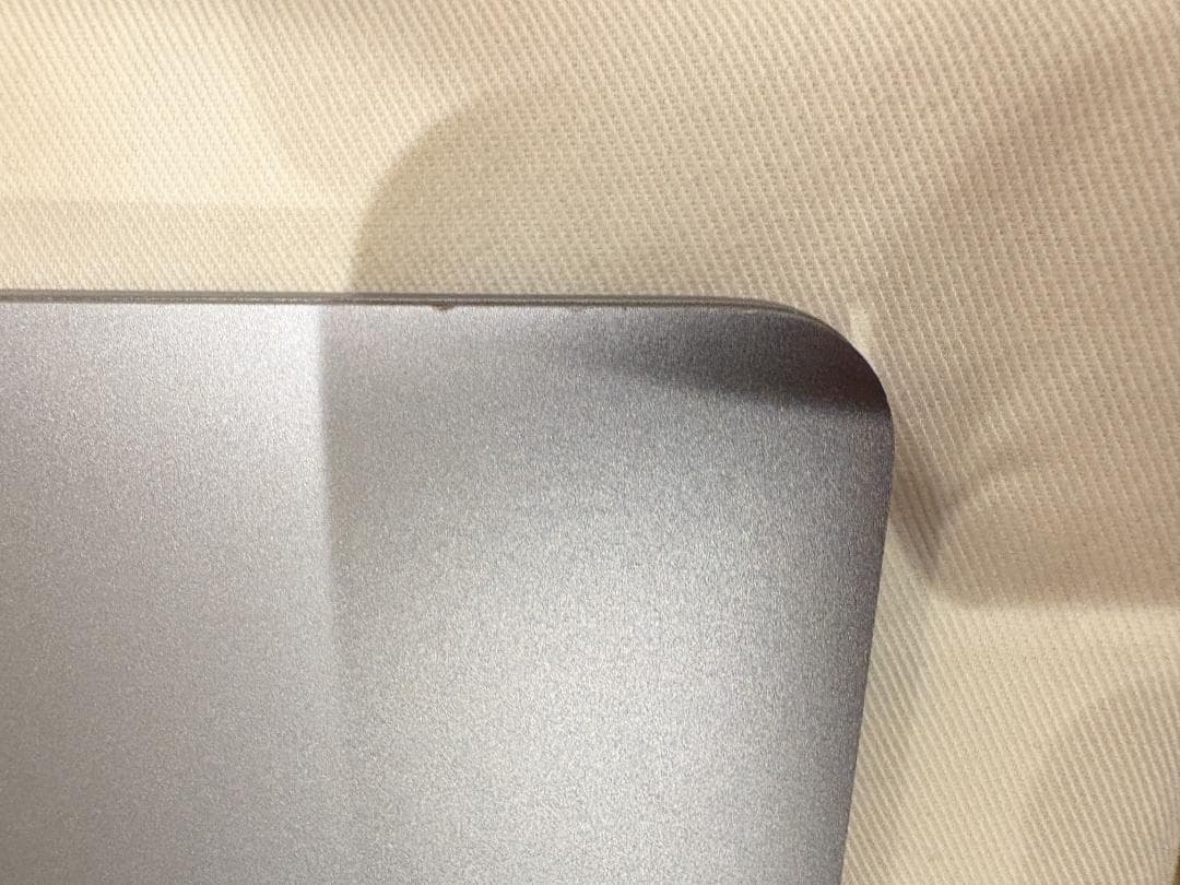 MacBook Air M1 8GB 256GB シルバー 箱・充電器付