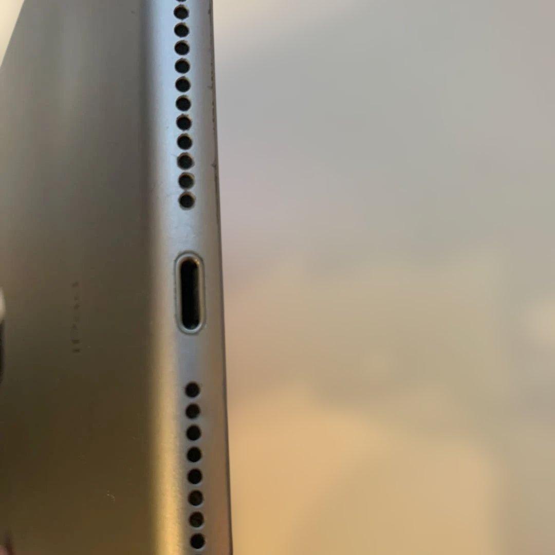 iPad 第6世代 Wi-Fiモデル 32GB A1893 初期化済み