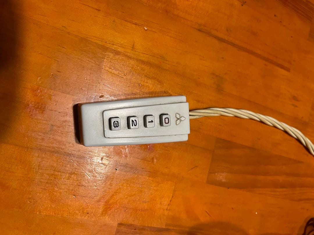 稼働品！　三菱電機　卓上扇風機 リモコン付き　希少 鉄製　ブロカント　壁掛け