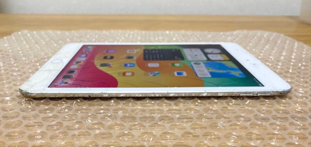 【ジャンク】iPad mini 5 64GB シルバー SIMフリー