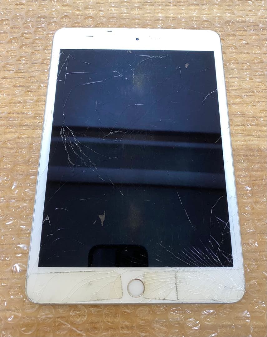 【ジャンク】iPad mini 5 64GB シルバー SIMフリー