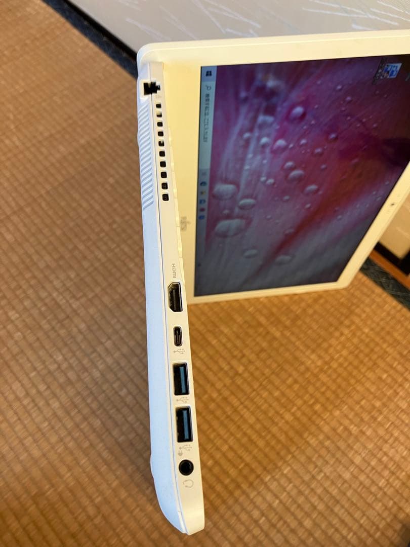 Windowsノート本体 Fujitsu AH50/D1 i7-7700HQ 4GB RAM