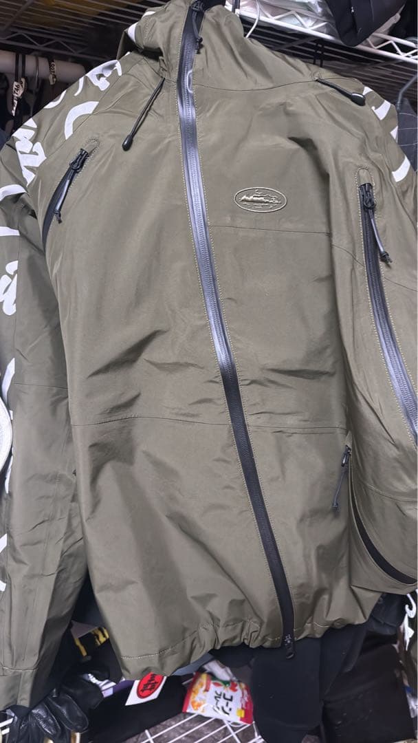 ジャケット・アウター Corteiz WATERPROOF SHELL JACKET V2 KHAKI