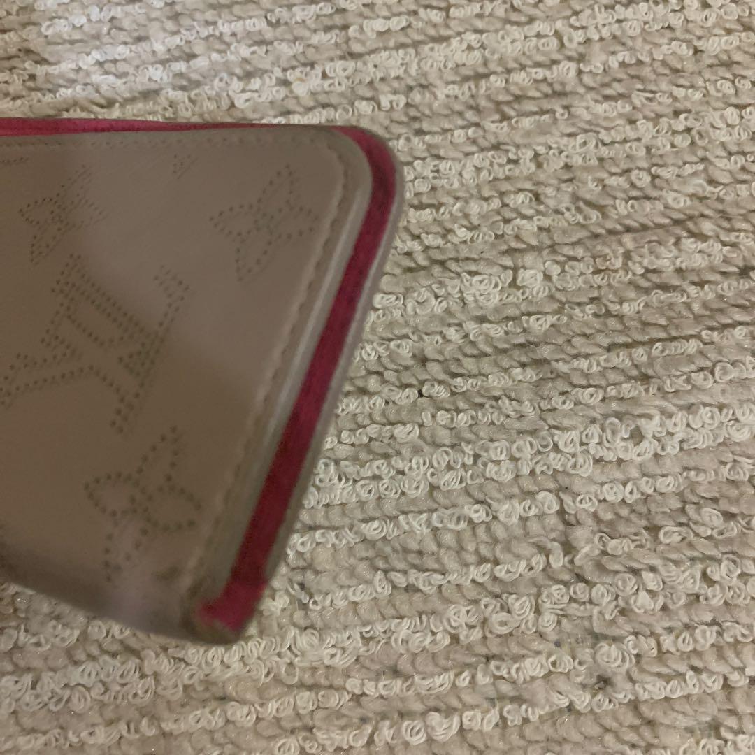 LOUIS VUITTON iPhone手帳型ケース マヒナ。人気シリーズ。