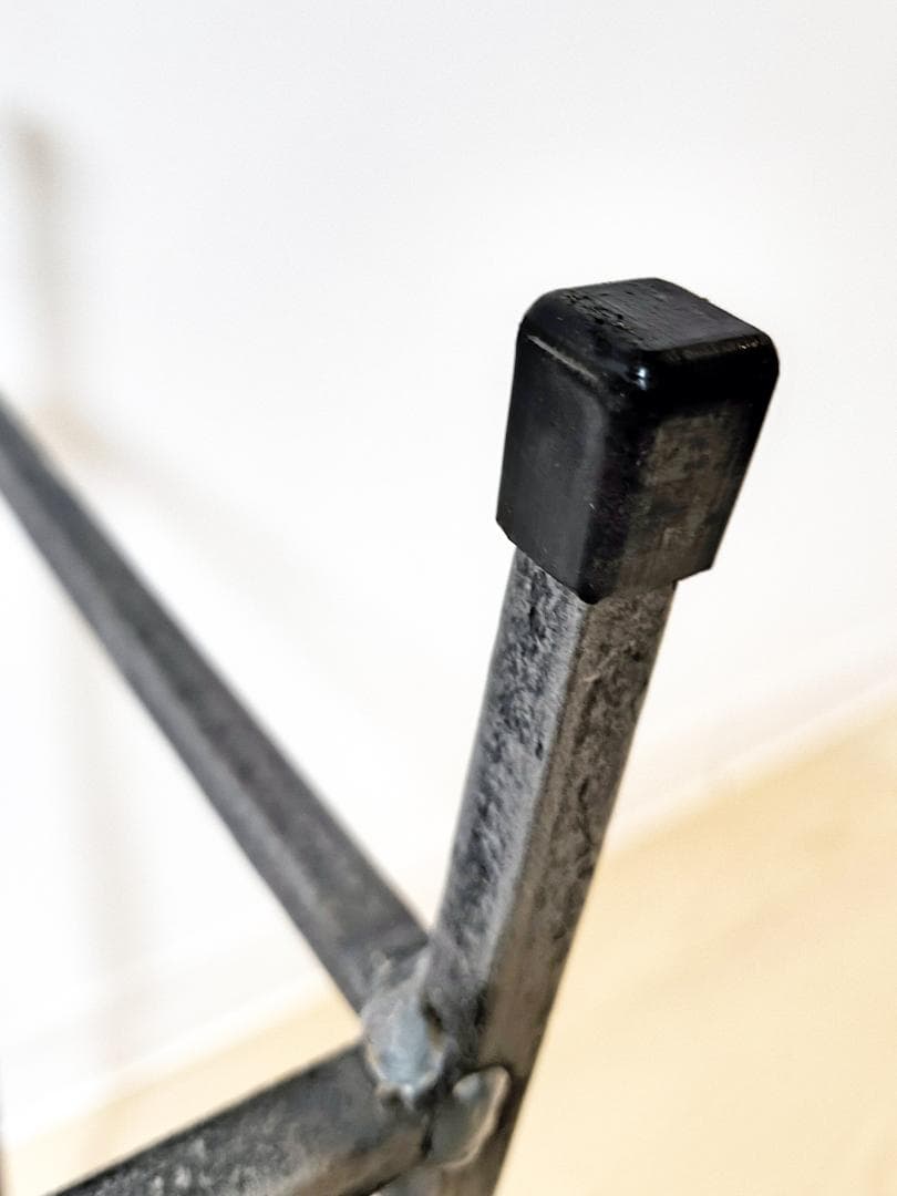 【一部傷あり】アデペシュ　ヴィンテージ加工有りのアイアンスツール