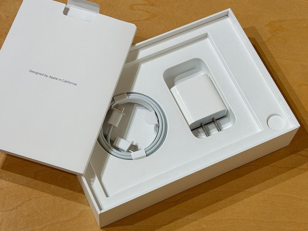 【美品】 iPad mini 第6世代 Wi-Fi＋Cellular フォリオ付