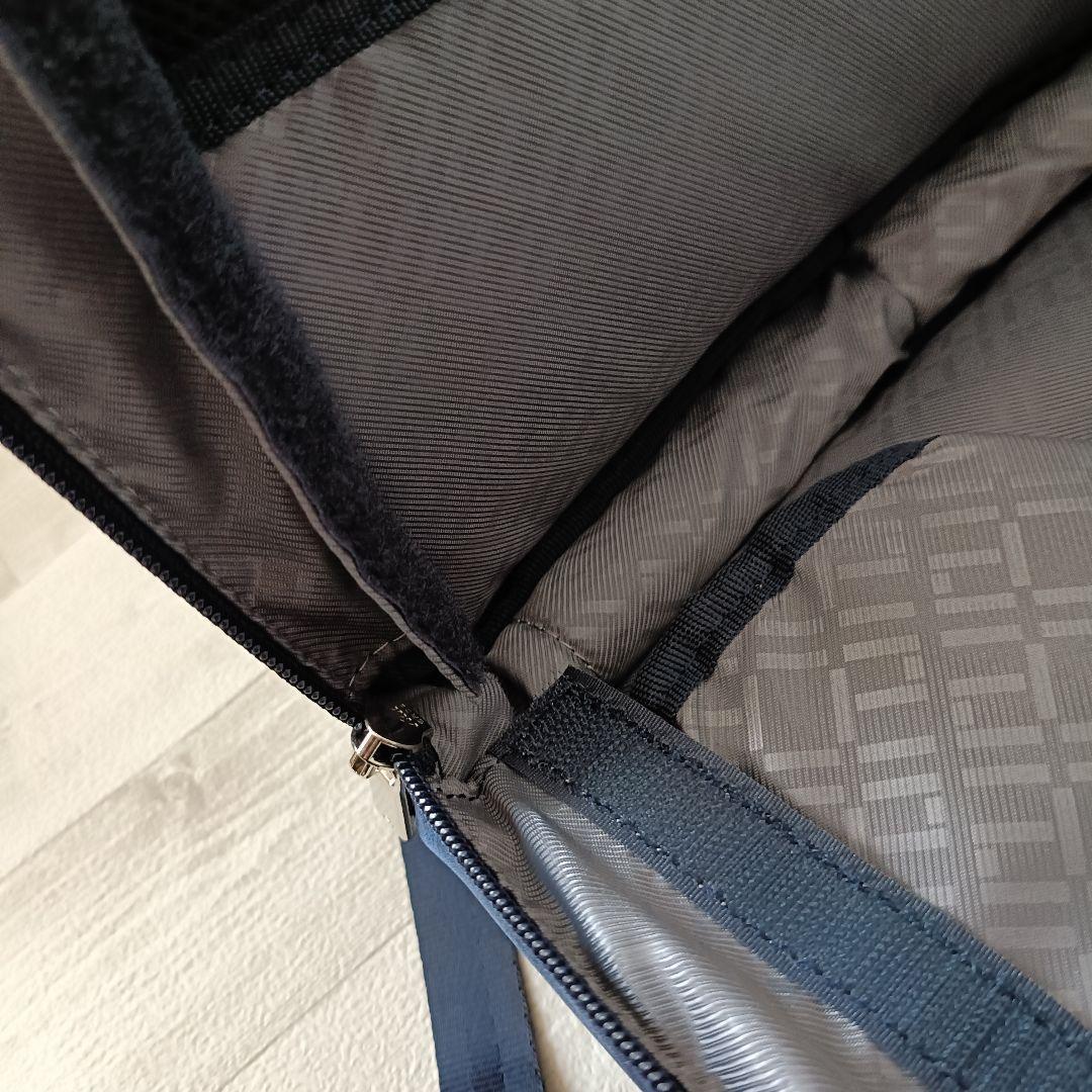 エースジーン ガジェタブル 13L 紺 軽量スリム ビジネスリュック