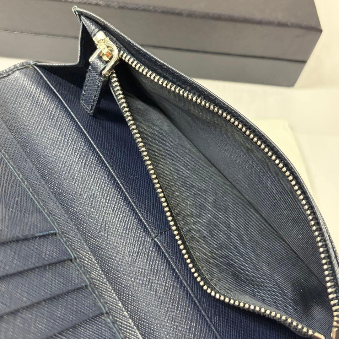 新品同様‼️ プラダ　PRADA 財布　二つ折り　長財布　サフィアーノ　車ワッペン