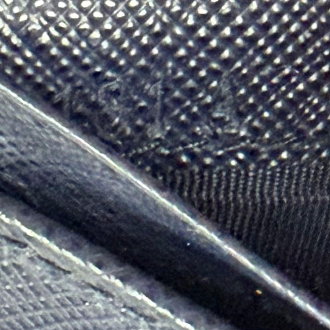 新品同様‼️ プラダ　PRADA 財布　二つ折り　長財布　サフィアーノ　車ワッペン