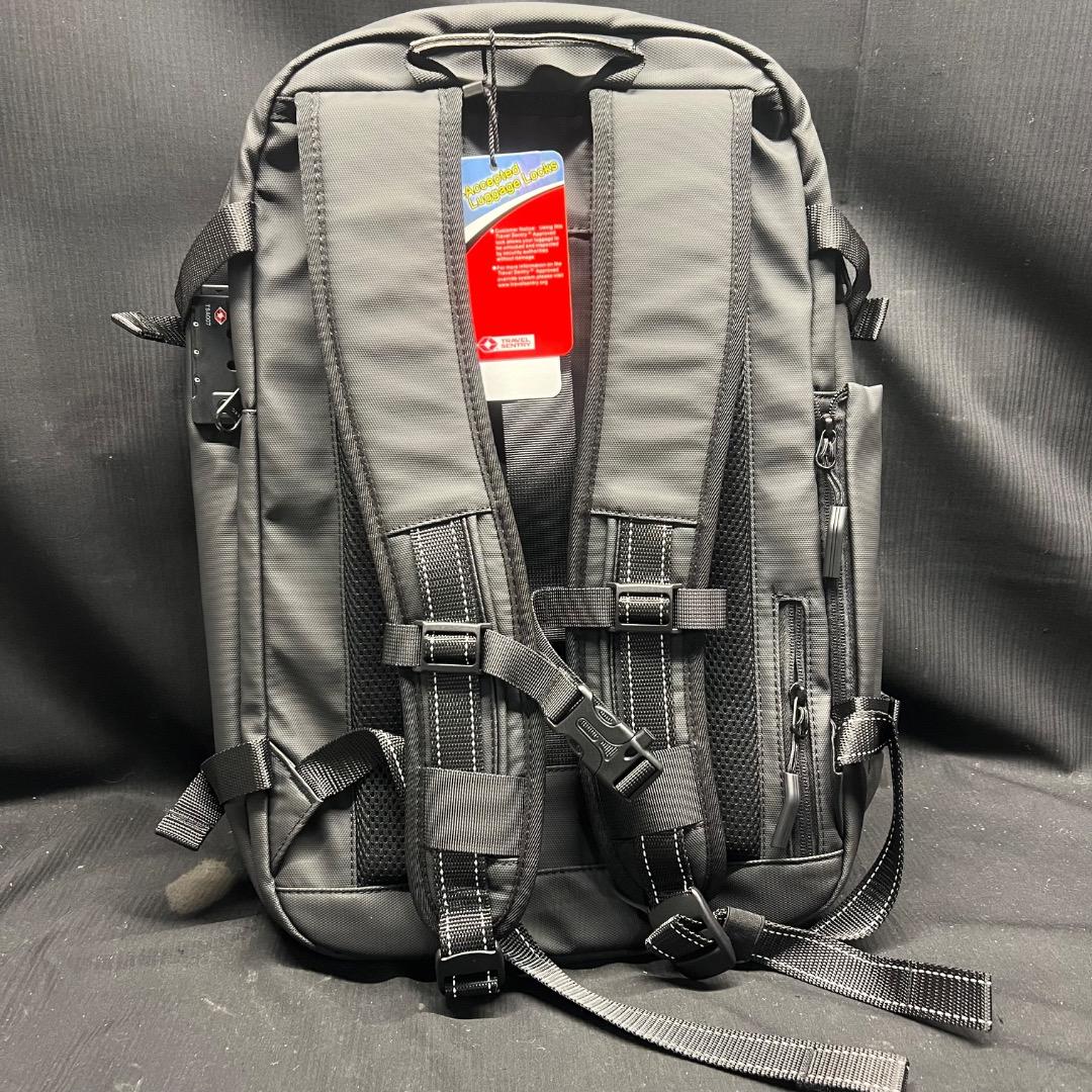 〇Of64 未使用 真空圧縮 バックパック トラベルバッグ ブラック