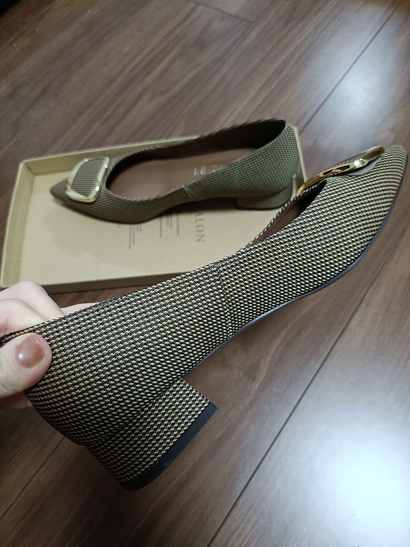 LE TALON パンプス 3cmポインテッドニュアンスバックルパンプス