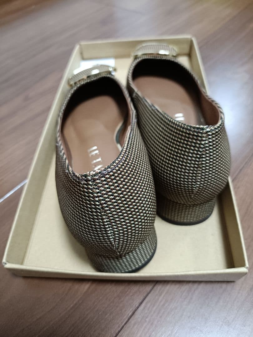 LE TALON パンプス 3cmポインテッドニュアンスバックルパンプス