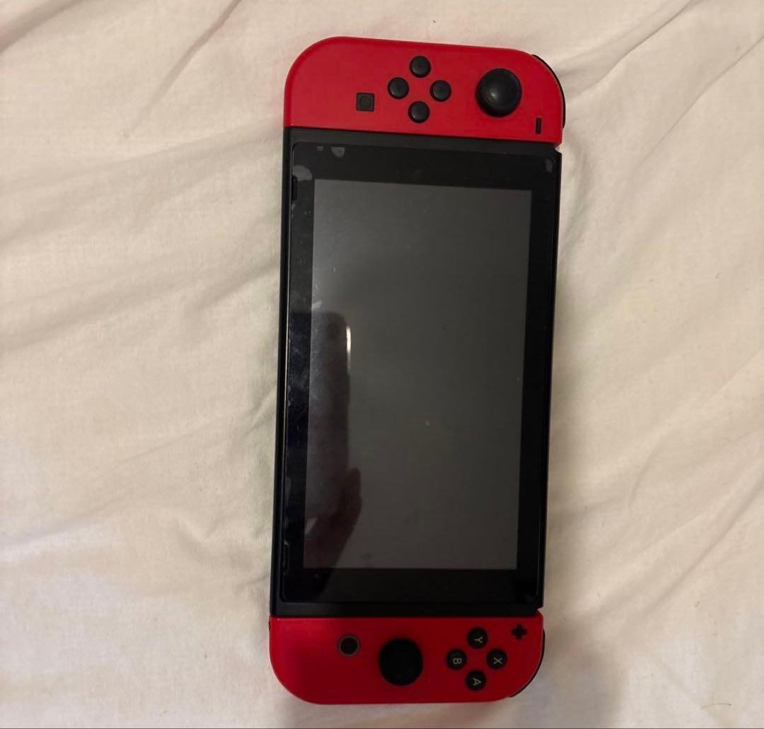 マ*シ様 Nintendo Switch 赤色 本体 充電器、ケース付き