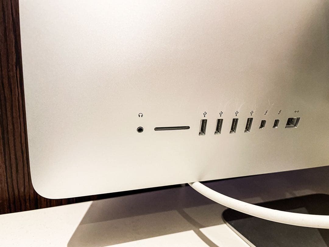 Apple iMac 21.5インチ late2015