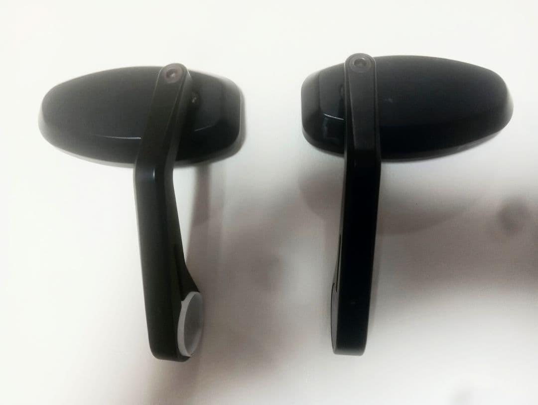 rizomaバイクミラー左右セット ブラック ボルト式